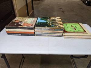 lot 355 image: Lot of Assorted Vintage Records - The Beatles, Bob Dylan, Crosby Stills & Nash, Mahalia Jackson, Henry Mancini, Les Brown, Benny Goodman, and more - B