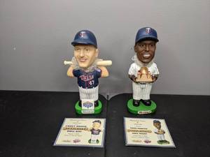 lot 389 image: Minnesota Twins MLB Baseball Bobbleheads - Torii Hunter and Corey Koskie - B