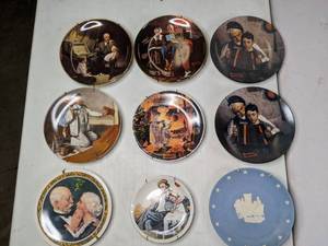 lot 483 image: Set of 8 Norman Rockwell Limited Edition Decorative Plates and Declaration of Independence Plate - E