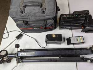 lot 479 image: Hitachi VM-5000A VHS Recorder with Tripod - E