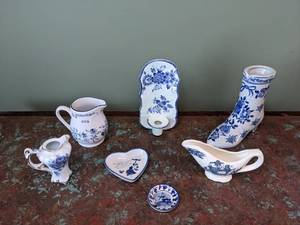 lot 725 image: Creamer, Gravy Boat, Candle Holder, Boot, Heart Dish & Small Plate - W