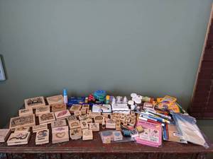 lot 727 image: Stamping Items - W