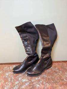 lot 720 image: New Pair of Womens Black Knee High Boots - W