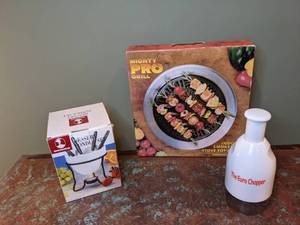 lot 721 image: Stovetop Grill  Dessert Fondue Set  The Euro Chopper - W