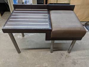 lot 595 image: Luggage Bench - N
