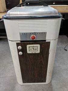 lot 527 image: Vintage Westinghouse Roaster Oven -E