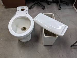 lot 529 image: Disassembled Toilet Bowl and Tank - E
