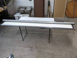 lot 554 image: Da-Lite Large Projector Screen - E