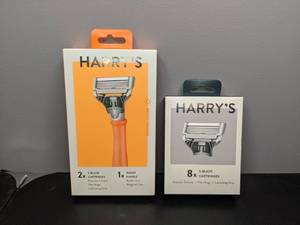 lot 108 image: 10 Brand New Harrys Shaving Blades and Razor Handle - T