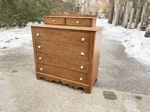 Nice Vintage 6-Drawer Gentlemans Dresser