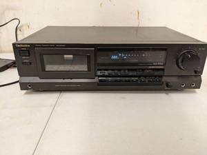 lot 03 image: Vintage Technics  RS-BR 465 Headroom Extension HX Pro Stereo Tape Deck-In Working Condition