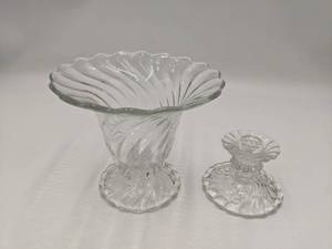 lot 62 image: Stunning  Vintage Depression Glass Candle Holder and Vase