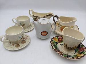 lot 78 image: Vintage China Collection