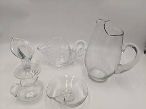 lot 92 image: Vintage Depression Glass Collection