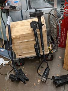 lot 86 image: 2 Vintage Evinrude Trolling Electric Motors