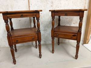 lot 83 image: Vintage Solid Pine End Tables 19.75x18x29
