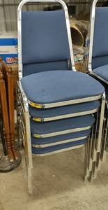 5 nice stacking padded office chairs