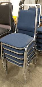5 nice stacking padded office chairs