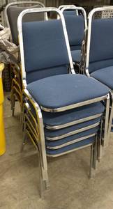 5 nice stacking padded office chairs