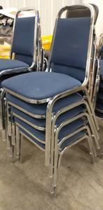 5 nice stacking padded office chairs