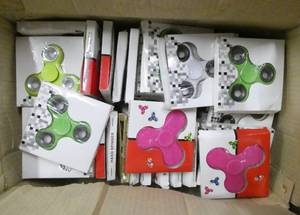 Box of about 50 Fidget spinners