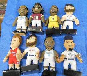 8 Sports figure dolls