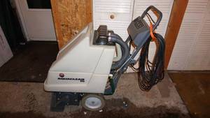 lot 2 image: Advance Aquaclean 15 Walk Behind Carpet Cleaner Extractor---Operators Manual Included---12152018