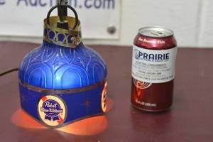 Pabst Blue Ribbon small handing light