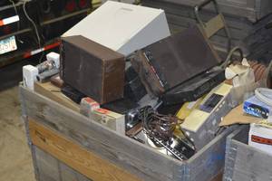 lot 2 image: Large Pallet of Electronics