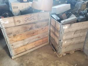 lot 4 image: 2 Large Pallets of Electronics