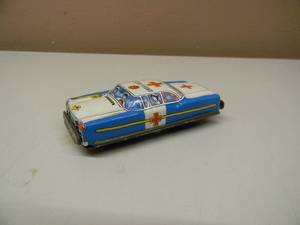 VINTAGE 1950s AMBULANCE CAR #6544 JAPAN TIN LITHO FRICTION TOY - NICE - WORKS - AWESOME PIECE - APPROX 3.5 - SEE PICTURES