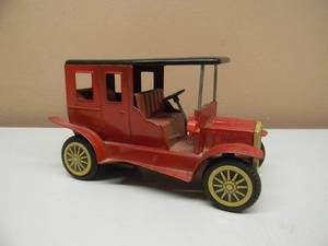 VINTAGE FORD MODEL T JAPAN TIN LITHO FRICTION TOY - NICE -  WORKS - AWESOME PIECE - APPROX 7 - SEE PICTURES
