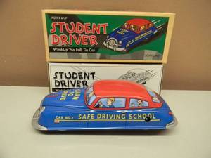 VINTAGE WIND UP NO FALL TIN CAR STUDENT DRIVER By SCHYLLING - NEW IN BOX - AWESOME PIECE - APPROX 7.5 - SEE PICTURES