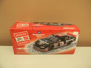 ACTION 124 SCALE DALE EARNHARDT SR.  WINSTON WINNER NO BULL 5 - NEW IN BOX - FANTASTIC PIECE - SEE PICTURES