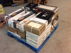 Pallet with assorted flooring arious Models See Pictures
