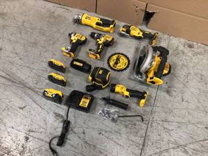 DEWALT 20-Volt MAX Cordless Combo Kit (7-Tool) with ToughSystem Case, (1)  3 Batteries Customer Returns See Pictures