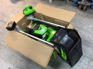 Greenworks PRO 21 in. 60V Battery Cordless Self-Propelled Walk-Behind Lawn Mower with (2) 4.0 Ah Battery and Charger Customer Returns See Pictures