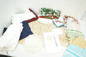 tablecloth and placemats