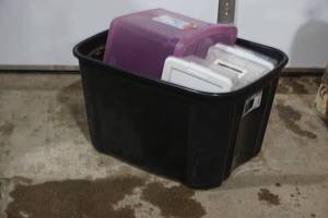 storage bins with lids