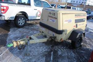 lot 8 image: 2000 Ingersoll Rand P185WJD Professional Portable Air Compressor 2-wheel Trailer