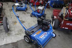 lot 21 image: Bluebird S22H5DA 522 Lawn Seeder