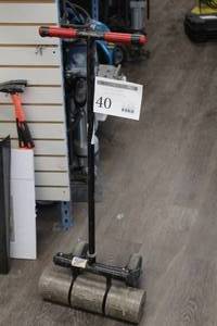 lot 40 image: Linoleum Roller
