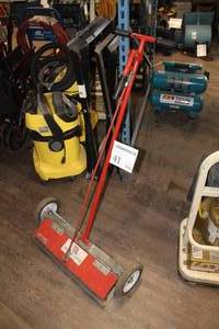 lot 41 image: Magnetic Floor Sweep