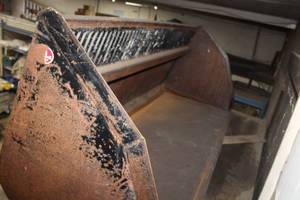 lot 11 image: SnowLight Materials Bucket Attachment