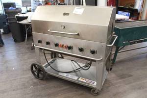 lot 31 image: Crown Verity MCB-48 Stainless Steel Event BBQ Grill 6-burner on wheels
