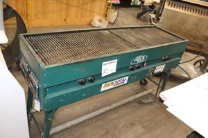 lot 32 image: Coleman 9995A Event BBQ Grill 2-burner on wheels