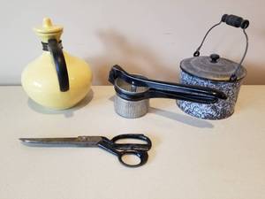 Antiquevintage Lot