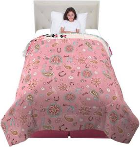 lot 7 image: Dreamworks Spirit Riding Free Comforter, Twin Size 64 x 86