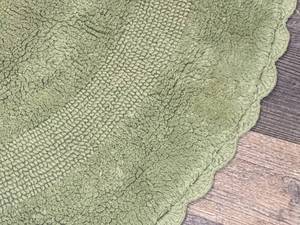 lot 183 image: Avocado Green Round Accent Rug 38 Diameter