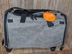 lot 25 image: JetBlue Jet Paws Pet Travel Bag